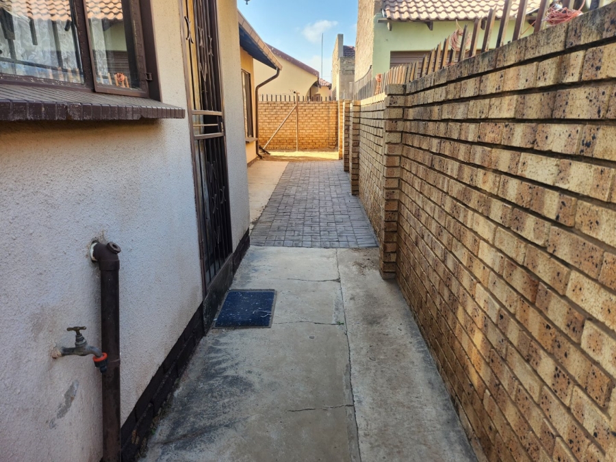 3 Bedroom Property for Sale in Mabopane Unit X North West